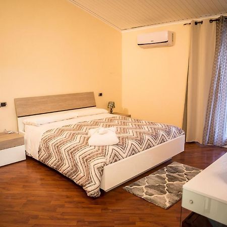 Hotel Lonatino Лонато Экстерьер фото