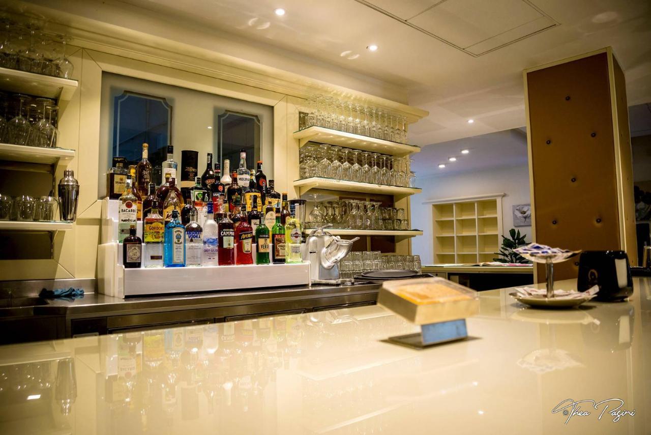 Hotel Lonatino Лонато Экстерьер фото