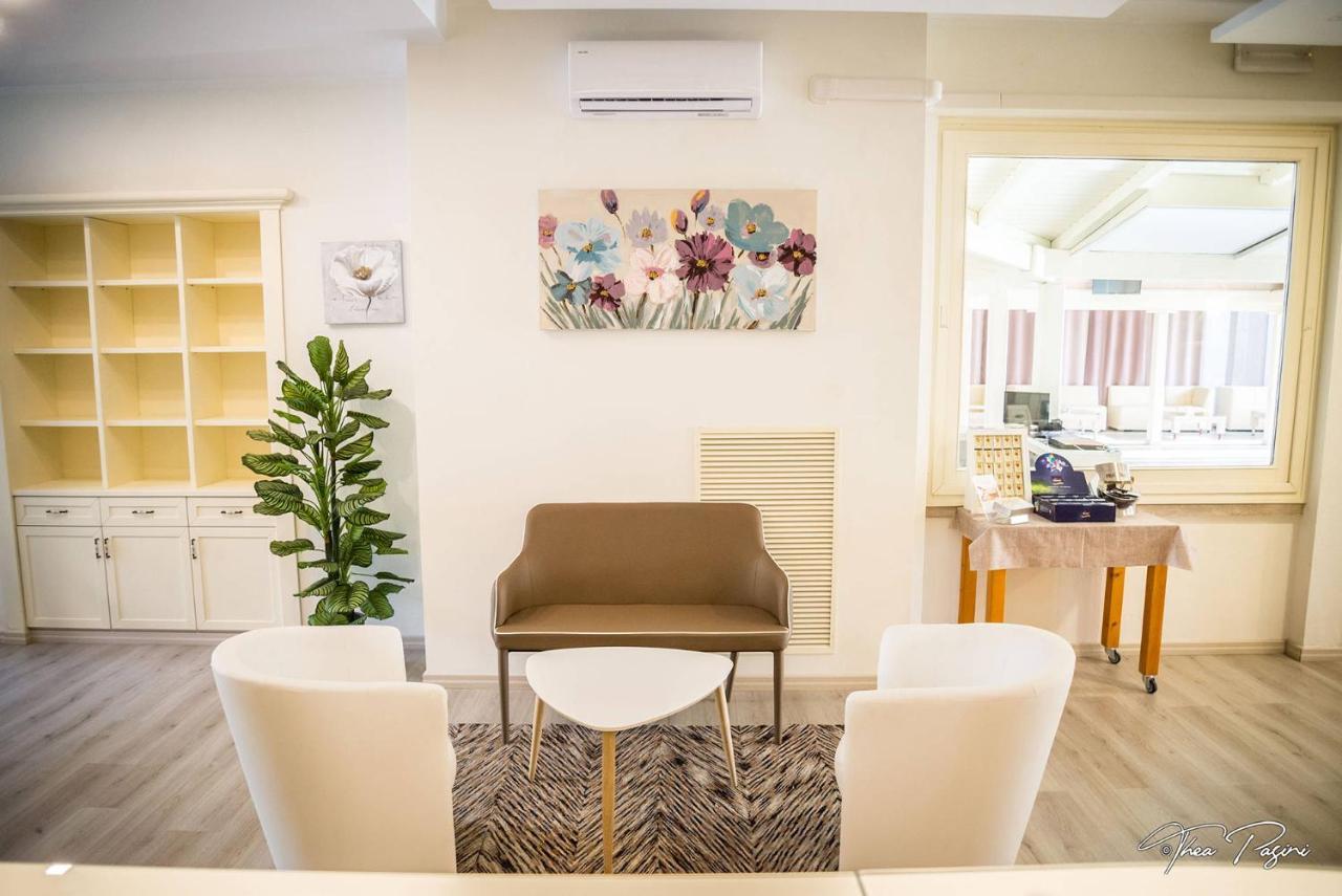 Hotel Lonatino Лонато Экстерьер фото